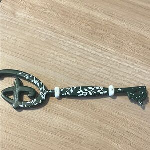 Authentic Disney Store Opening Ceremony Key - Green Ivy Floral Vine